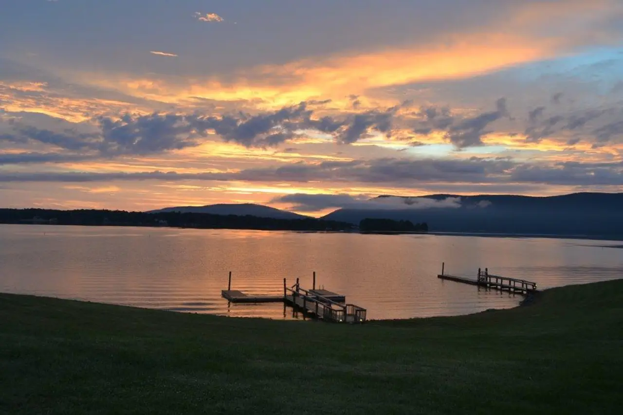 Home — Smith Mountain Lake Vacation Rentals