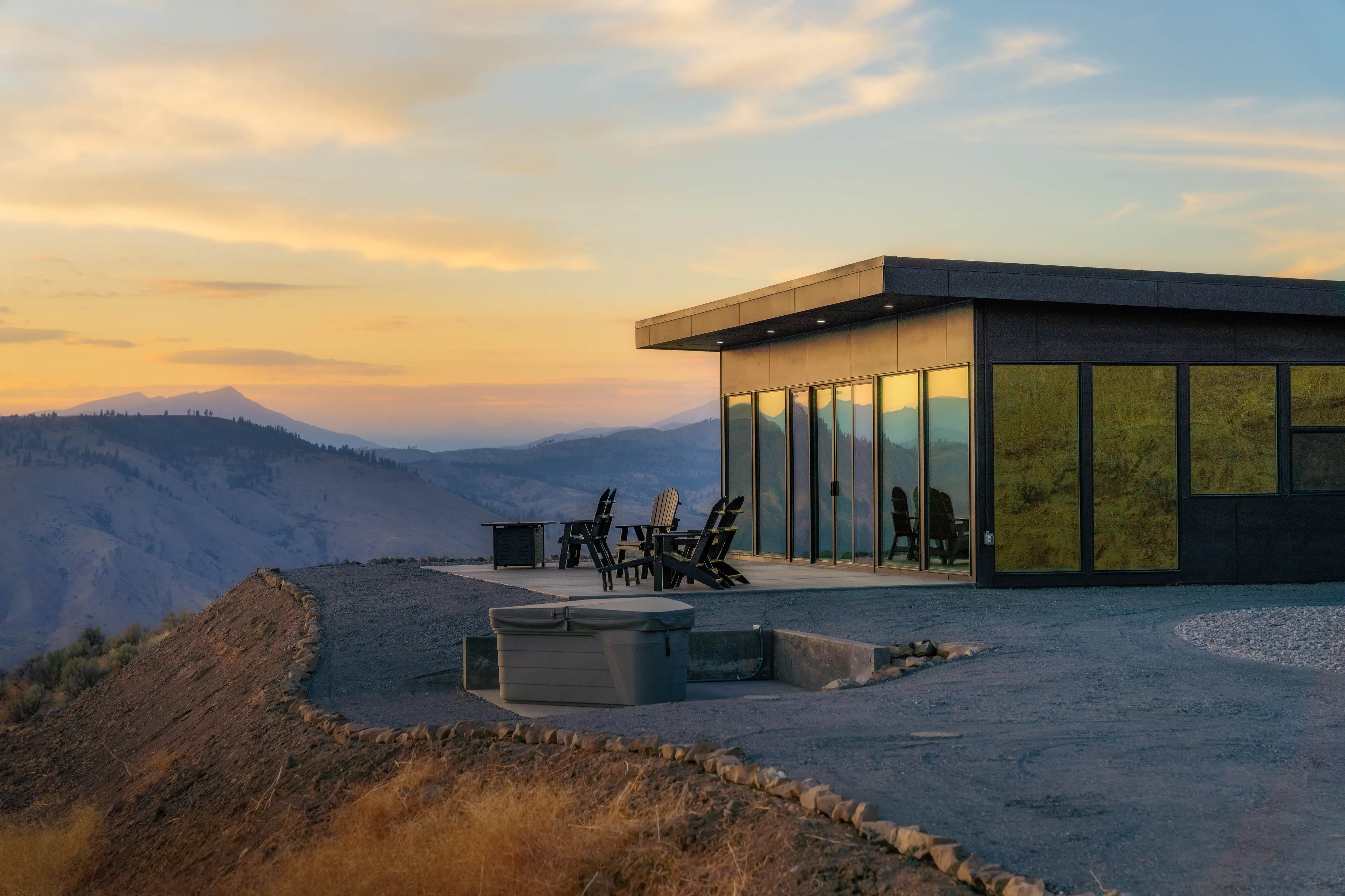 EARTHLIGHT VILLAS — www.earthlightvillas.com